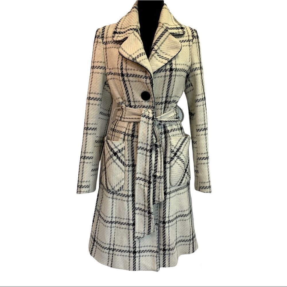 Adolfo cream black gray plaid check fall/winter coat size Medium